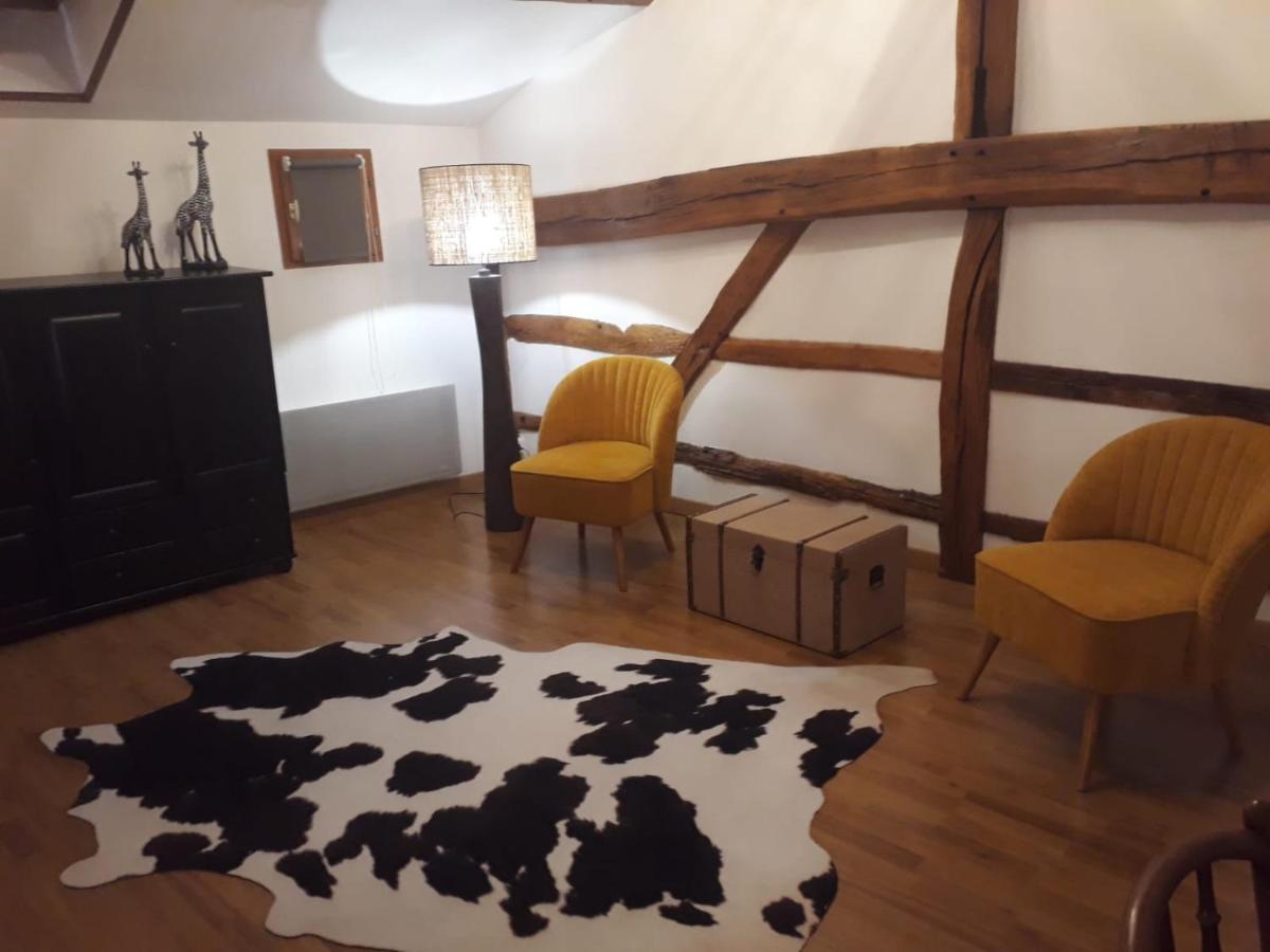 Maison de campagne avec cheminée et extérieur La Neuville-aux-Bois Exterior foto