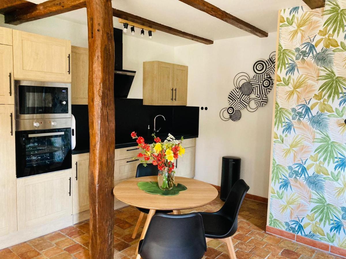 Maison de campagne avec cheminée et extérieur La Neuville-aux-Bois Exterior foto