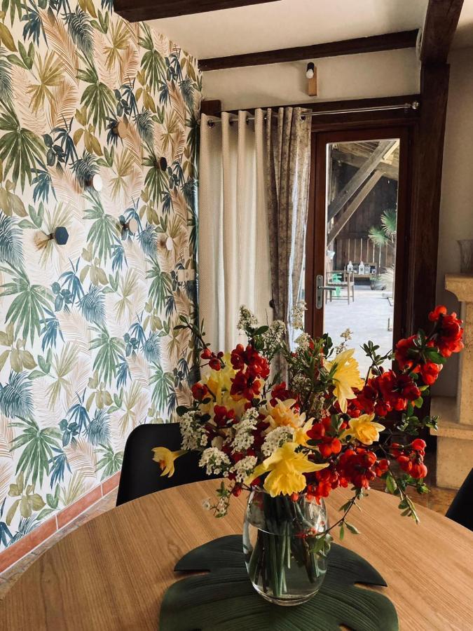 Maison de campagne avec cheminée et extérieur La Neuville-aux-Bois Exterior foto